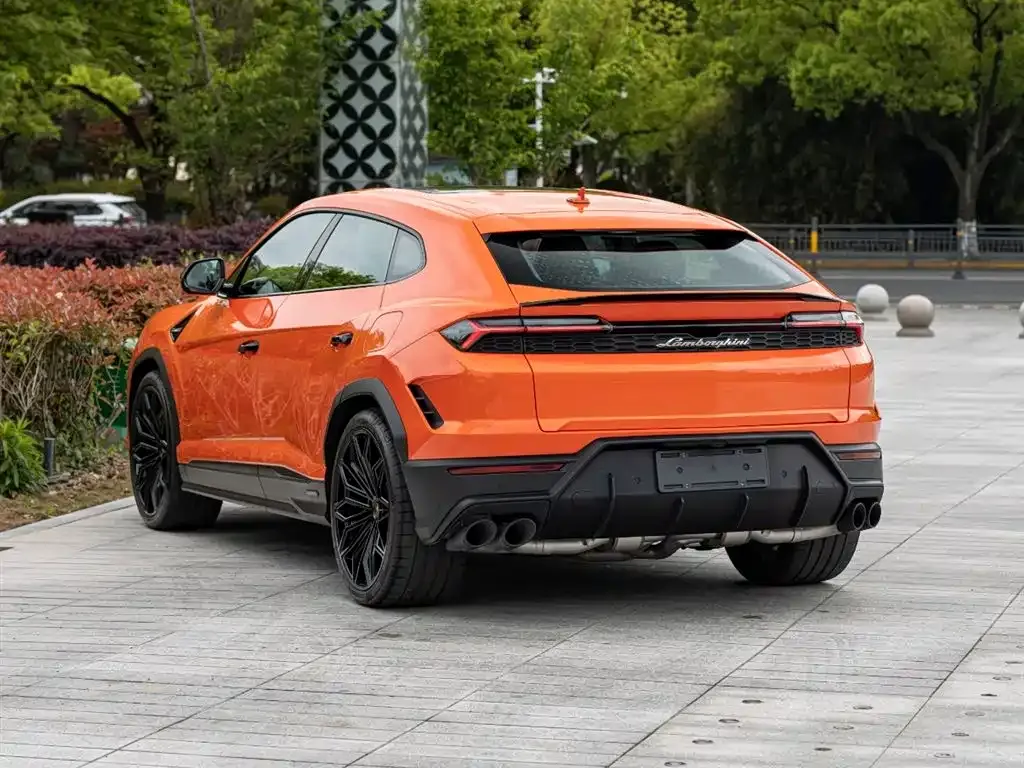 Lamborghini Urus SE — фото 10