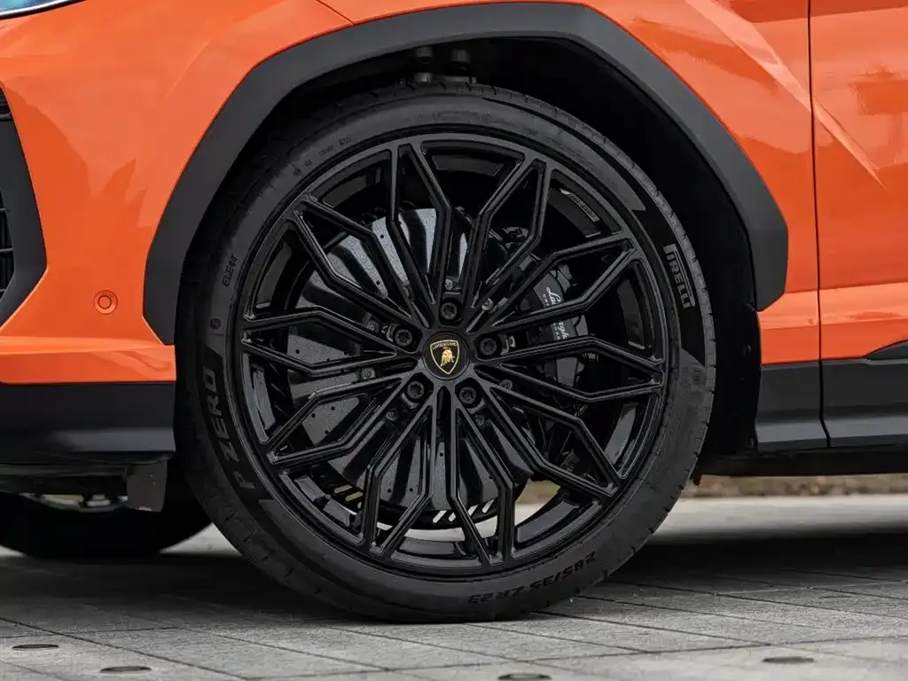 Lamborghini Urus SE — фото 2