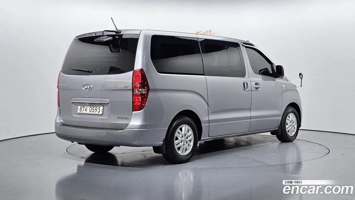 Hyundai Starex — фото 9