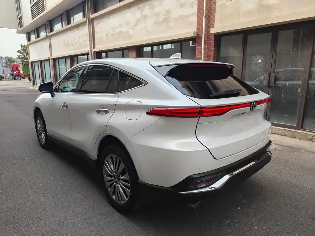 Toyota Harrier — фото 3