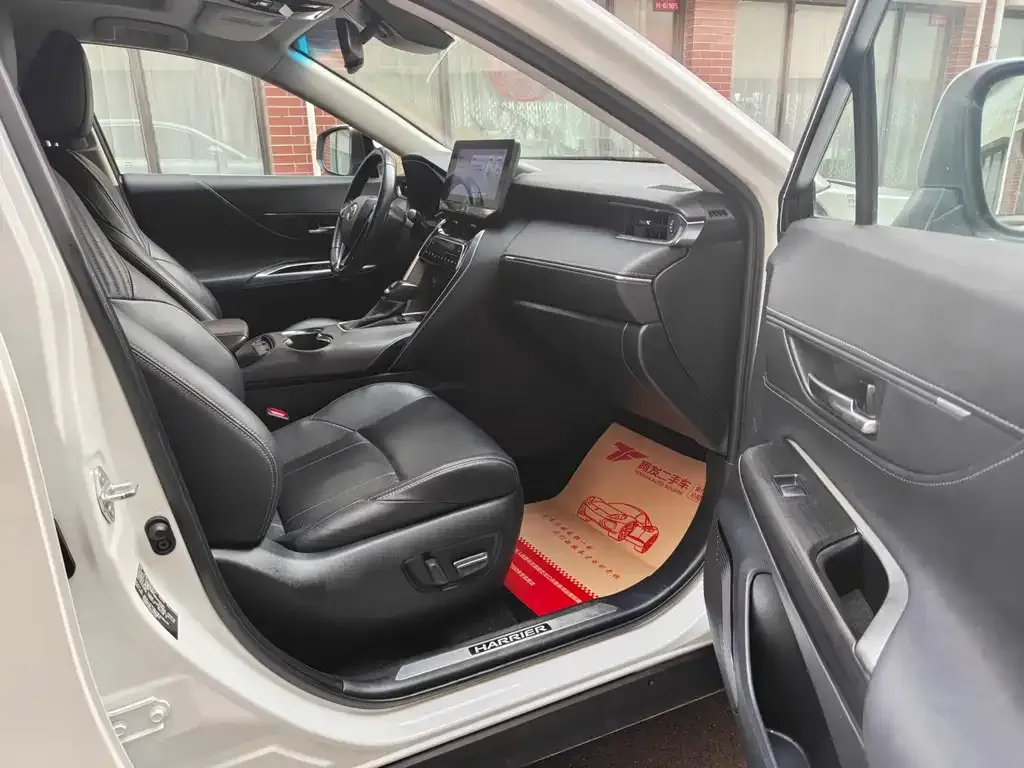 Toyota Harrier — фото 5