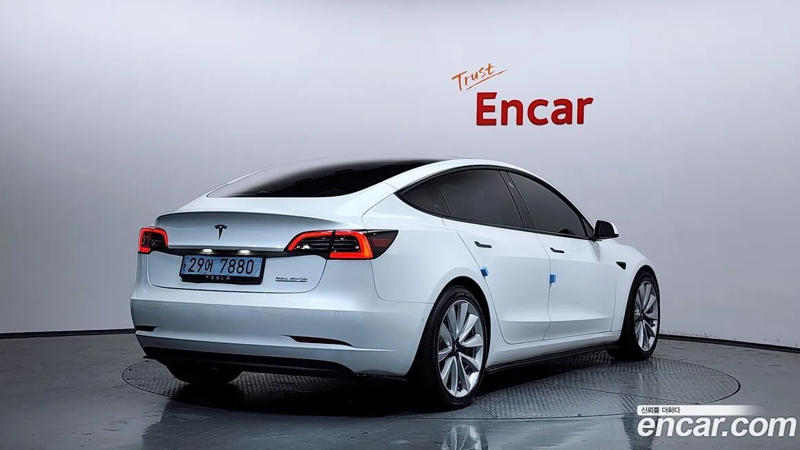 Tesla Model 3 — фото 2