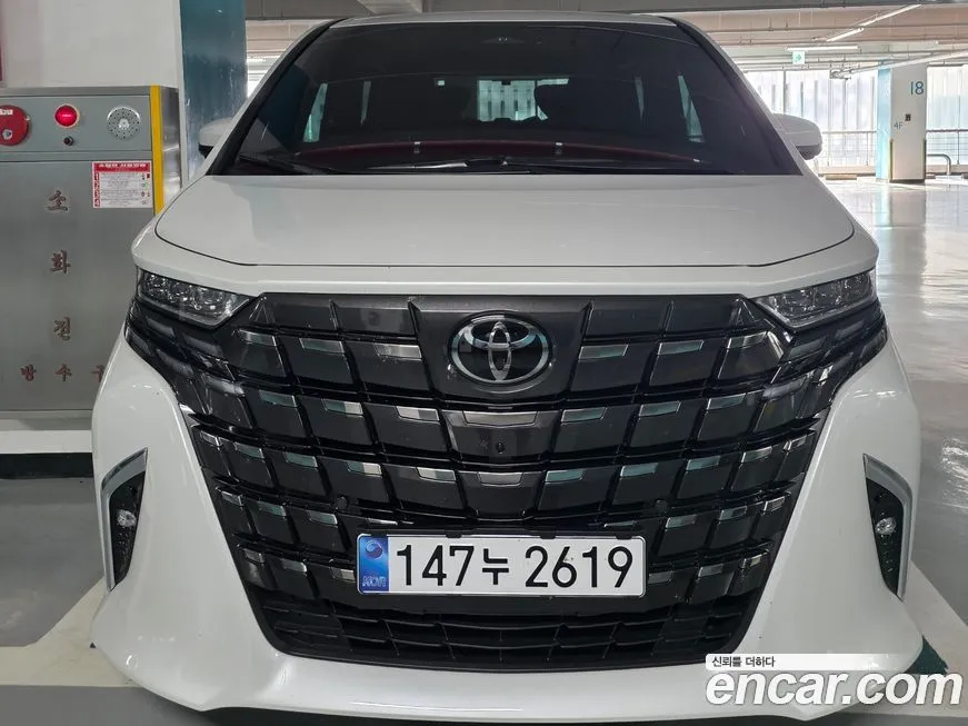 Toyota Alphard — фото 8
