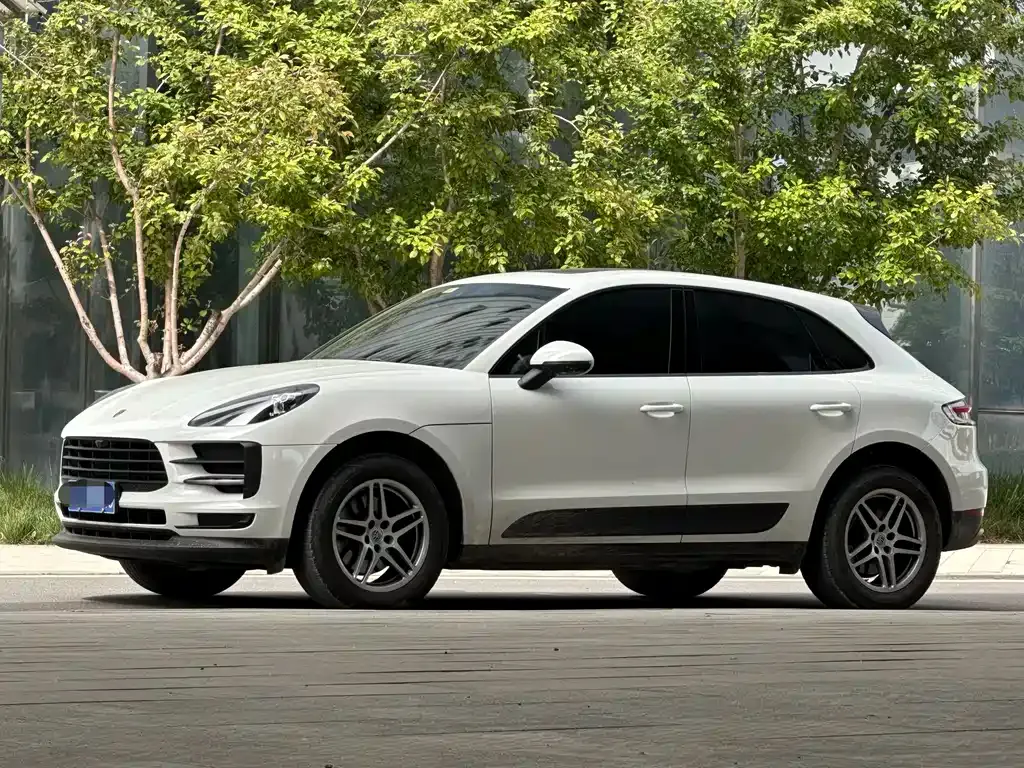 Porsche Macan — фото 1