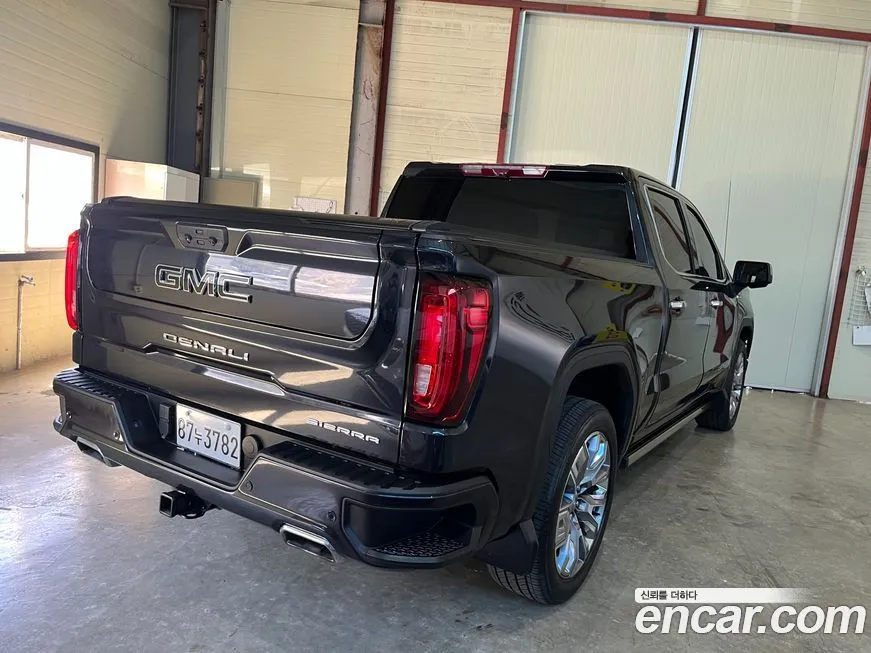 GMC Sierra — фото 3