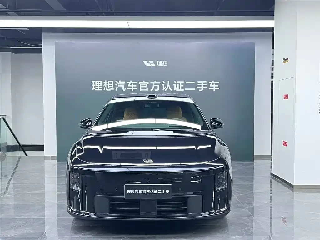 Li Auto i6 — фото 4