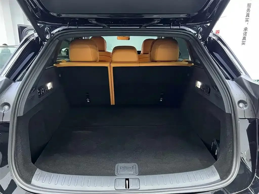 Li Auto i6 — фото 10
