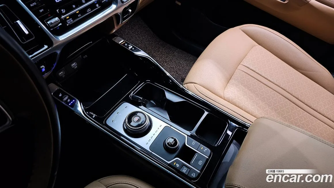 Kia Sorento — фото 6