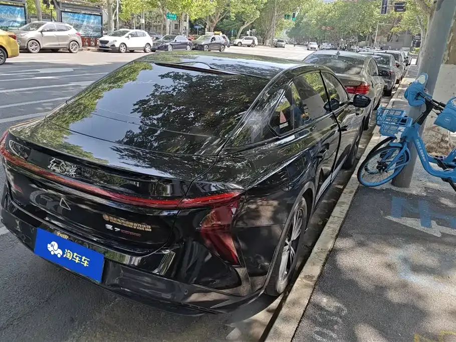 Hongqi EH7 — фото 8