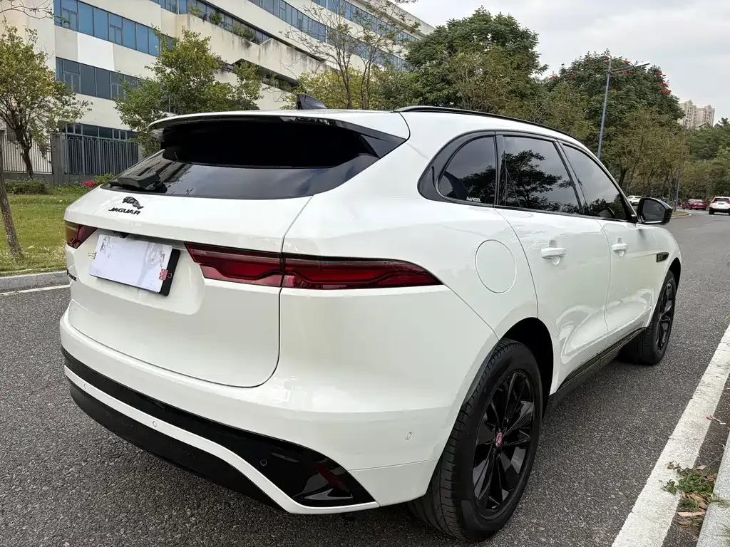 Jaguar F-PACE — фото 7