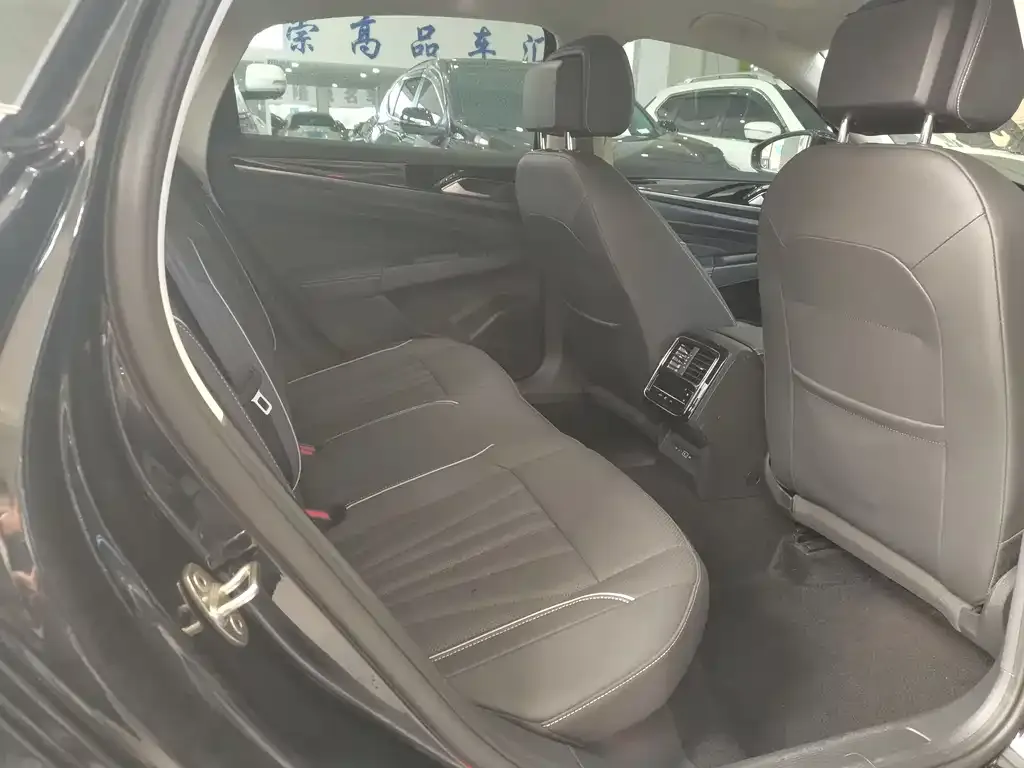 Volkswagen Passat — фото 5