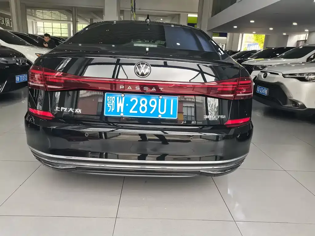 Volkswagen Passat — фото 2