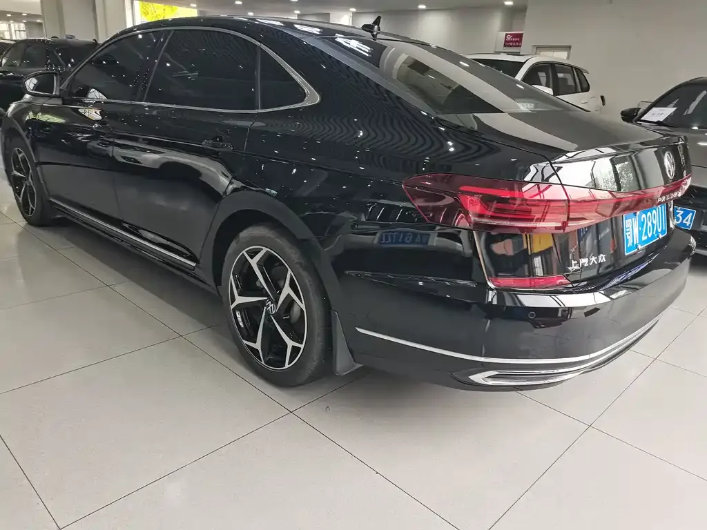 Volkswagen Passat — фото 4