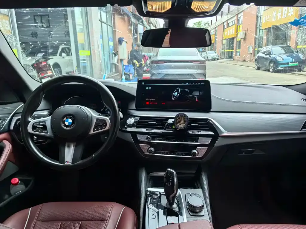 BMW 5 Series New Energy — фото 3