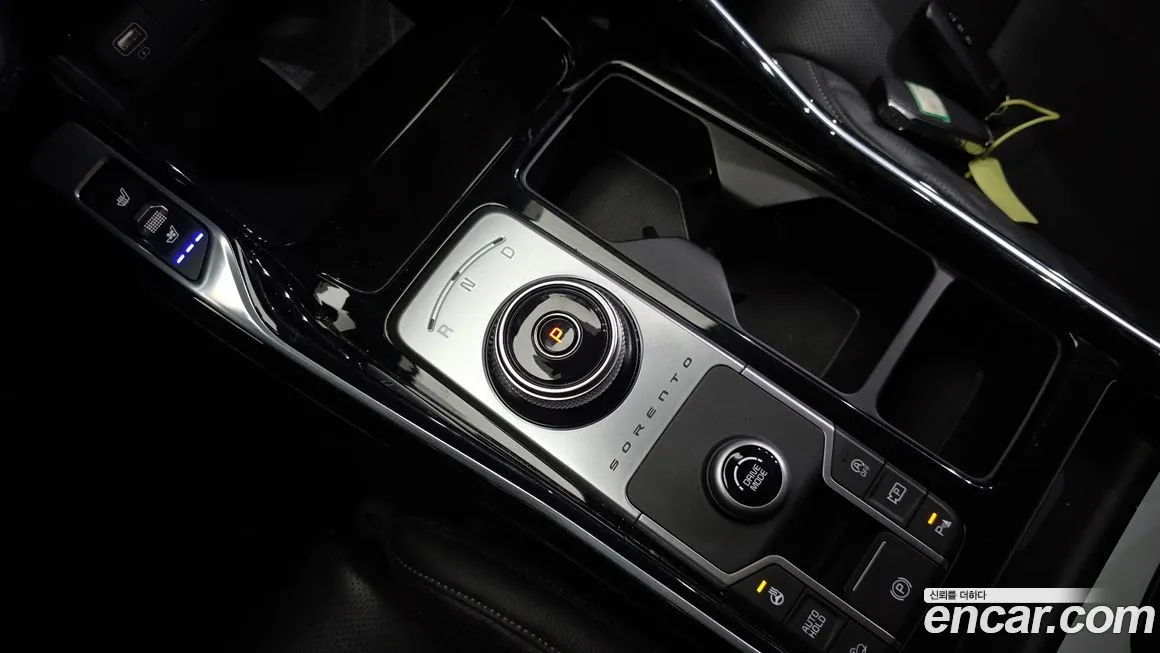 Kia Sorento — фото 10