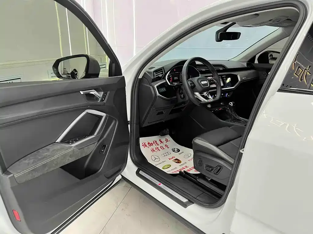 Audi Q3 Sportback — фото 10