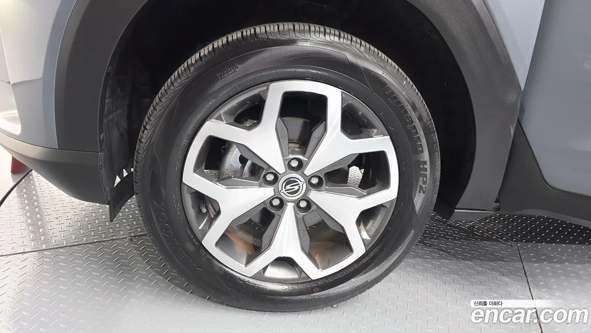 KG Mobility (Ssangyong) Torres — фото 4