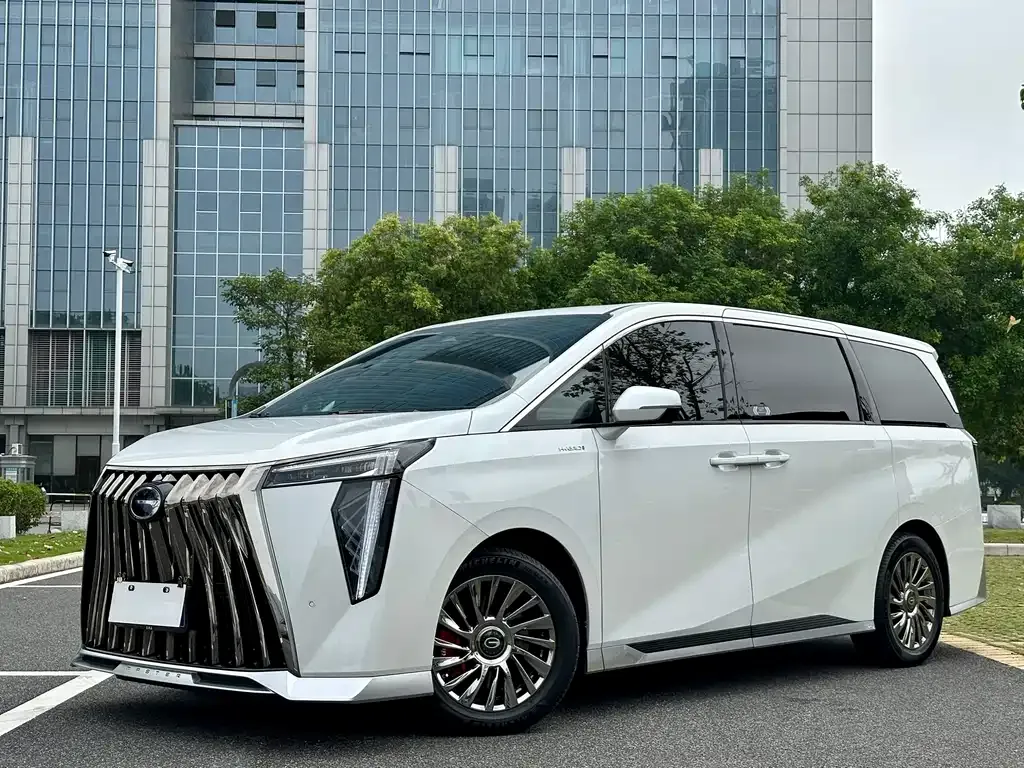 GAC Motor Trumpchi M8 — фото 1