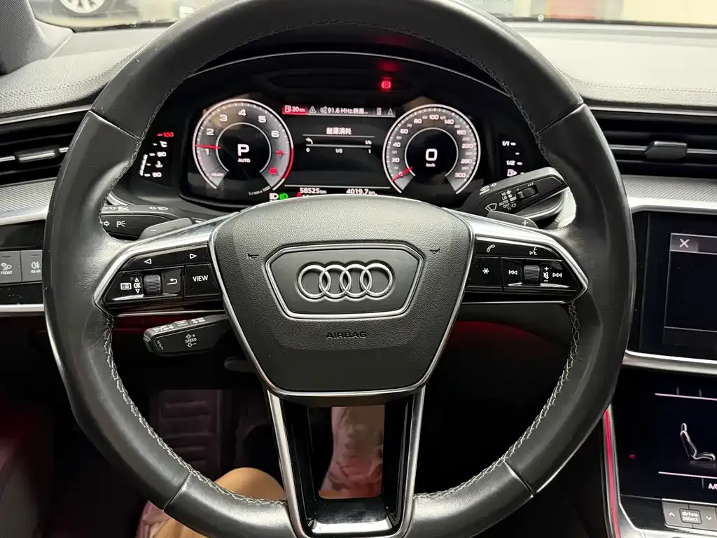 Audi A6L — фото 10