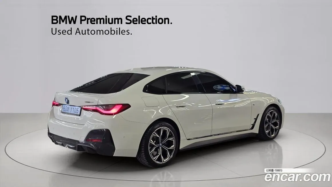 BMW i4 — фото 4