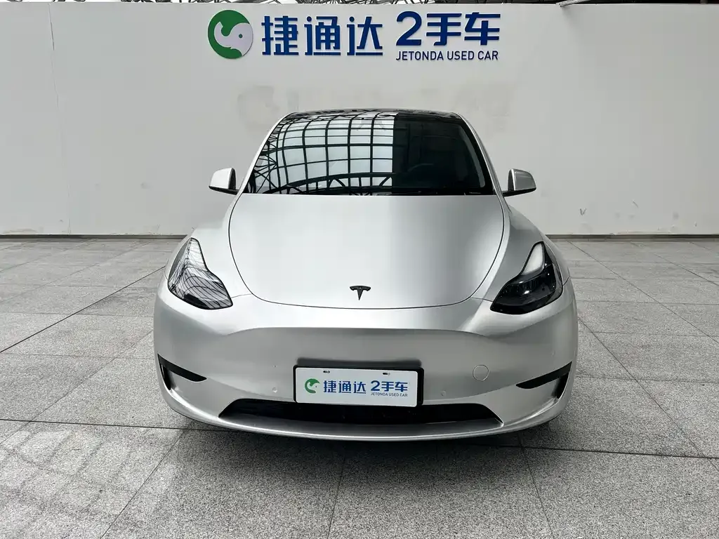 Tesla Model Y — фото 9