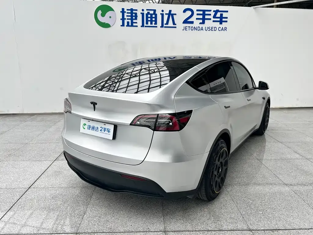 Tesla Model Y — фото 4
