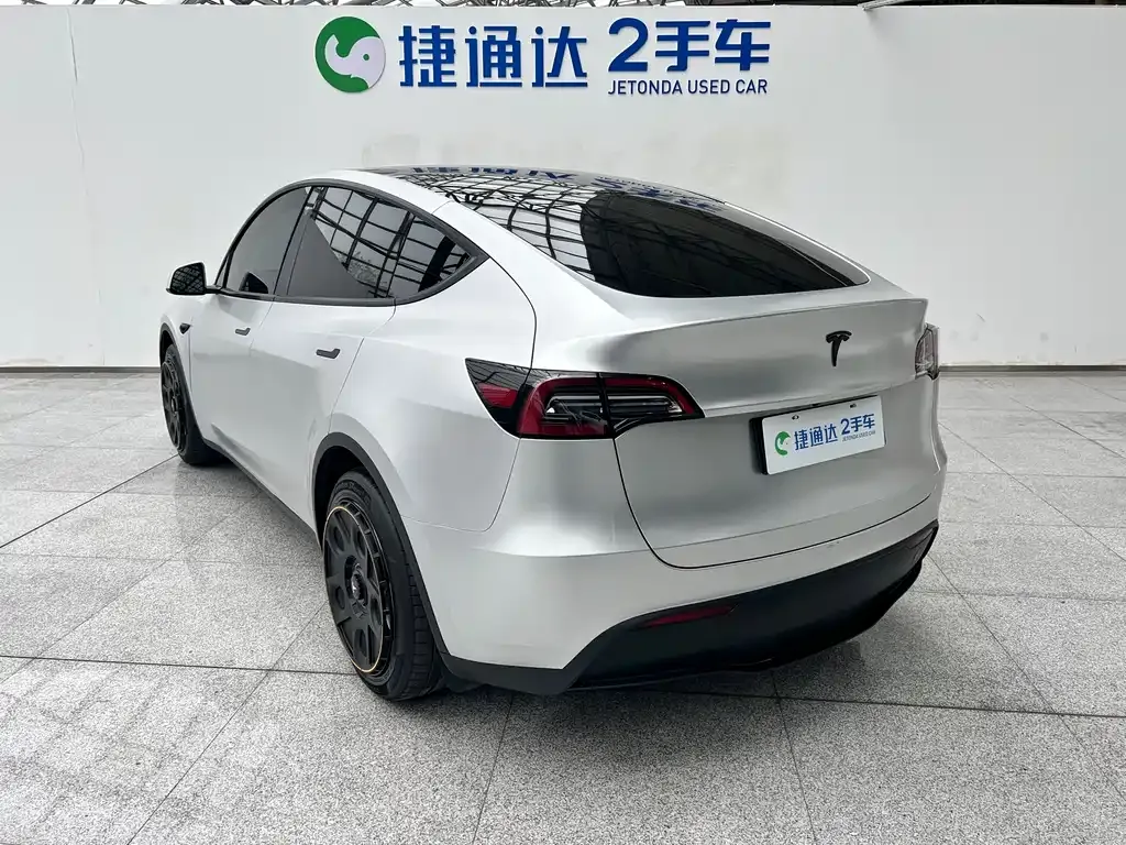Tesla Model Y — фото 6