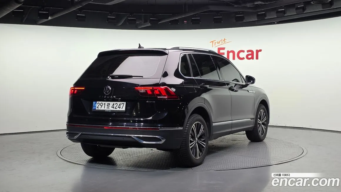 Volkswagen Tiguan — фото 4