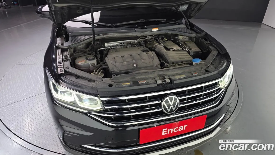 Volkswagen Tiguan — фото 8