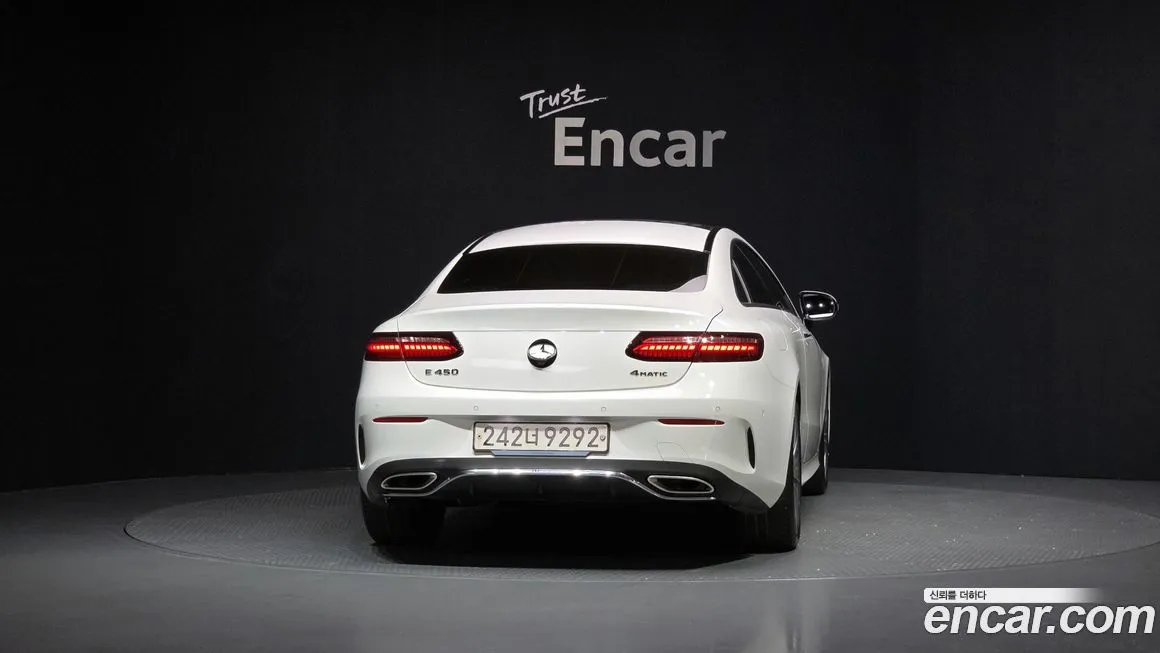 Mercedes-Benz E-Class — фото 2