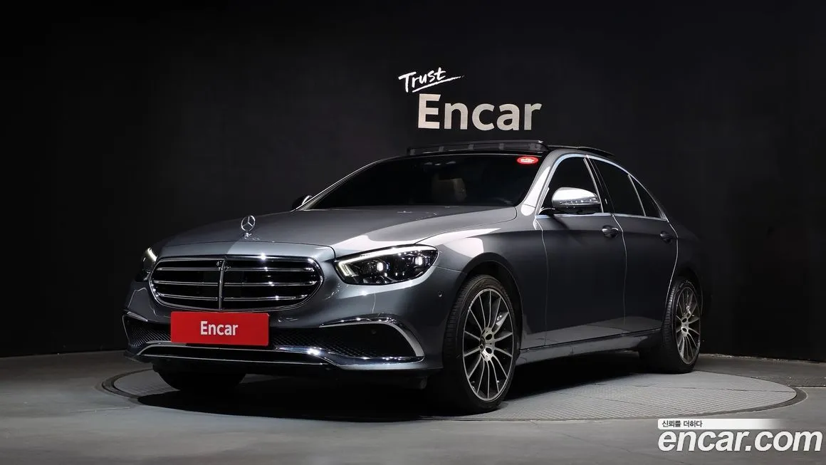 Mercedes-Benz E-Class — фото 1