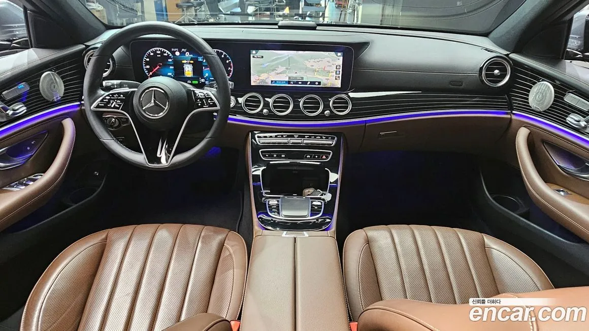 Mercedes-Benz E-Class — фото 10
