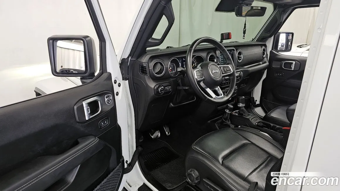 Jeep Wrangler — фото 6