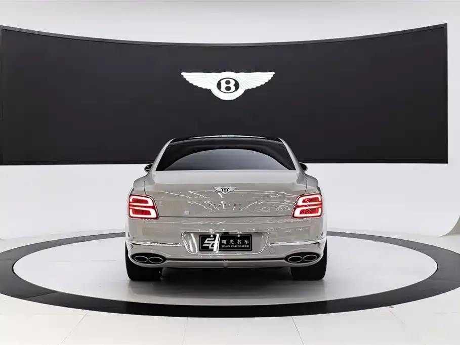 Bentley Flying Spur PHEV — фото 3