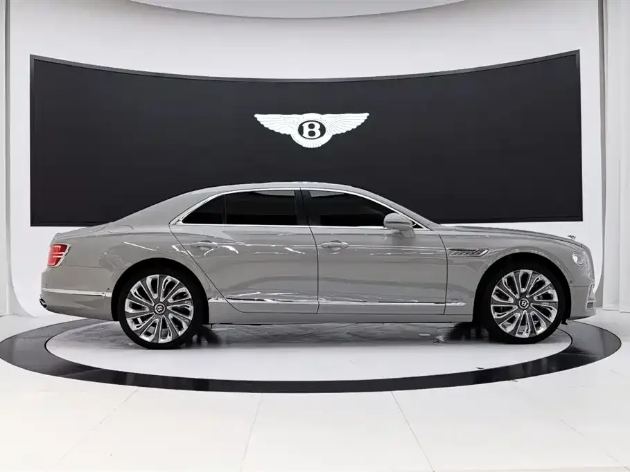 Bentley Flying Spur PHEV — фото 4
