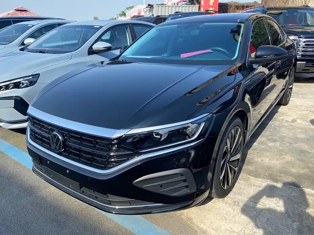 Volkswagen Passat — фото 1