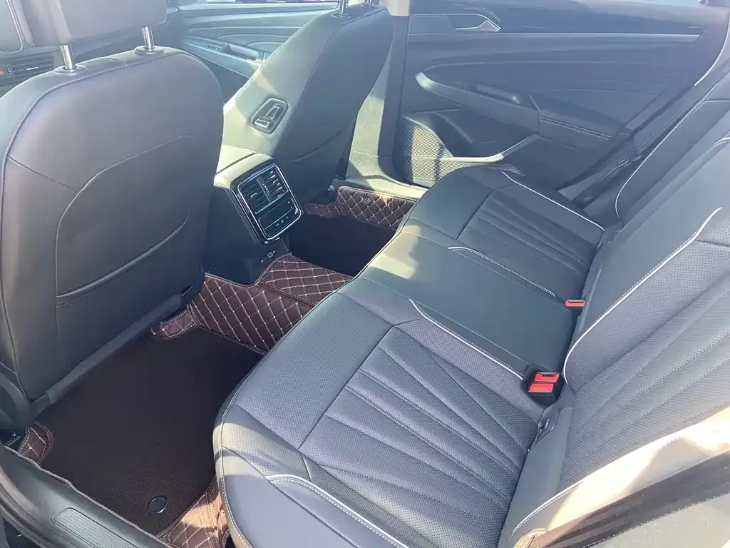 Volkswagen Passat — фото 3