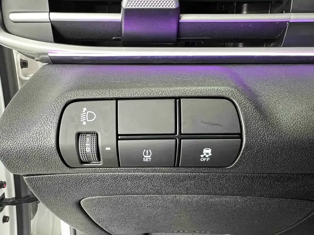 Hyundai Elantra — фото 8