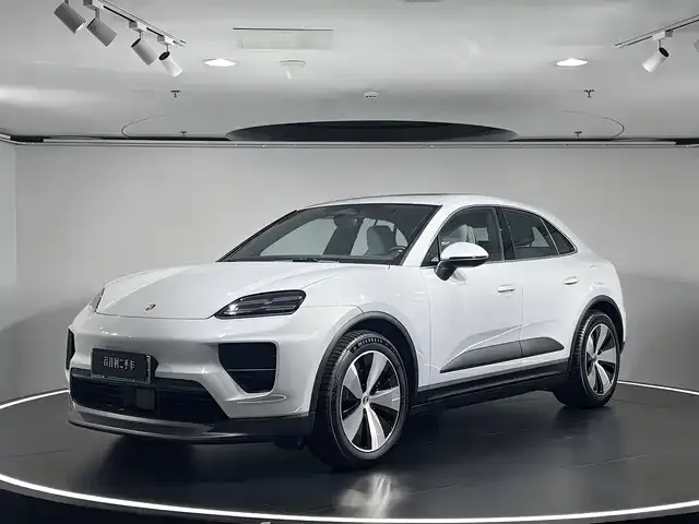 Porsche Macan EV — фото 1