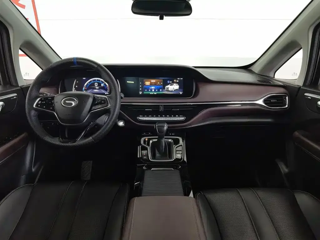 GAC Motor Trumpchi M6 — фото 10