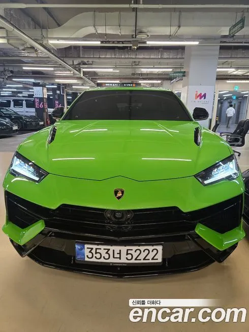 Lamborghini Urus — фото 1