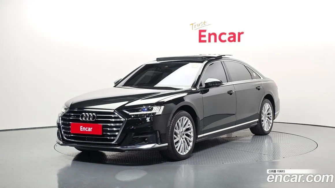 Audi A8 — фото 1
