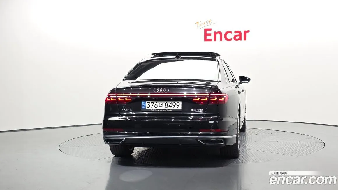 Audi A8 — фото 3