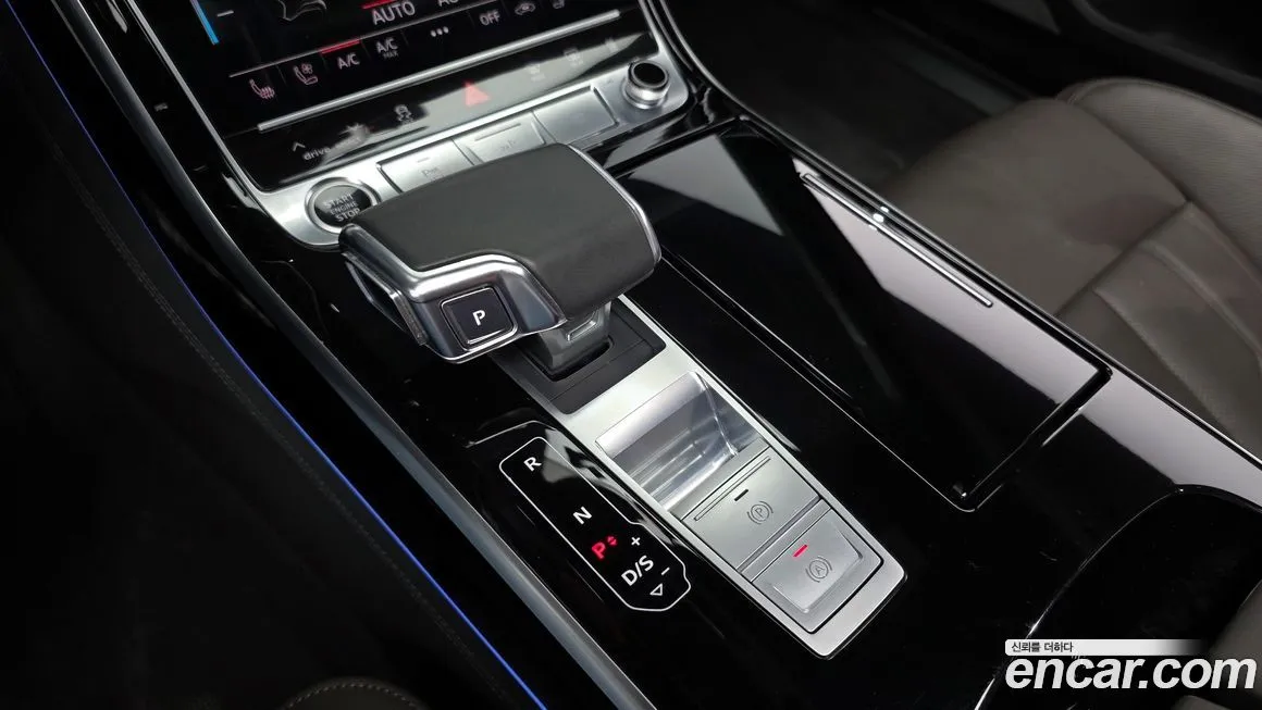 Audi A8 — фото 9