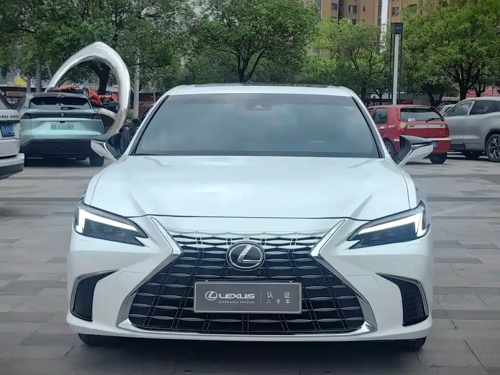 Lexus ES — фото 8