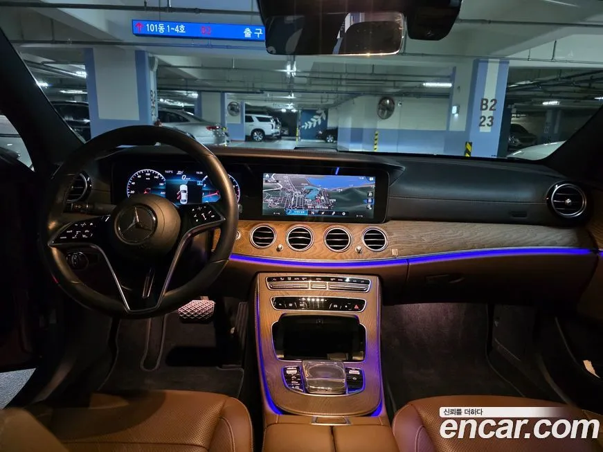 Mercedes-Benz E-Class — фото 6