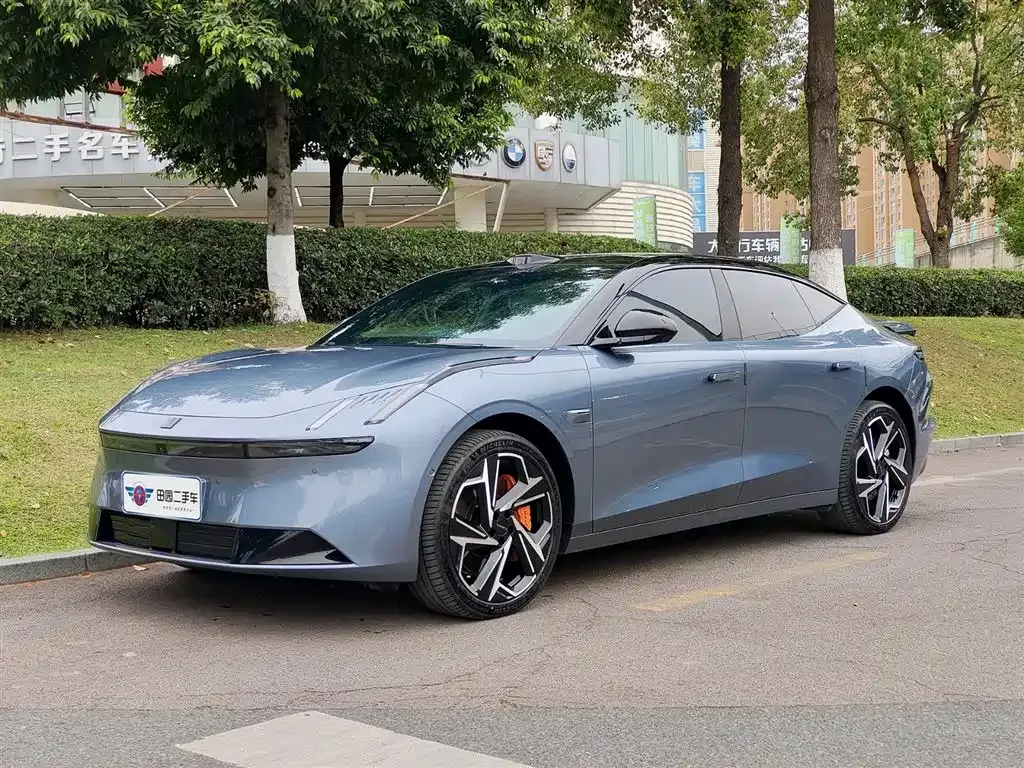 Lynk & Co Z10 — фото 1