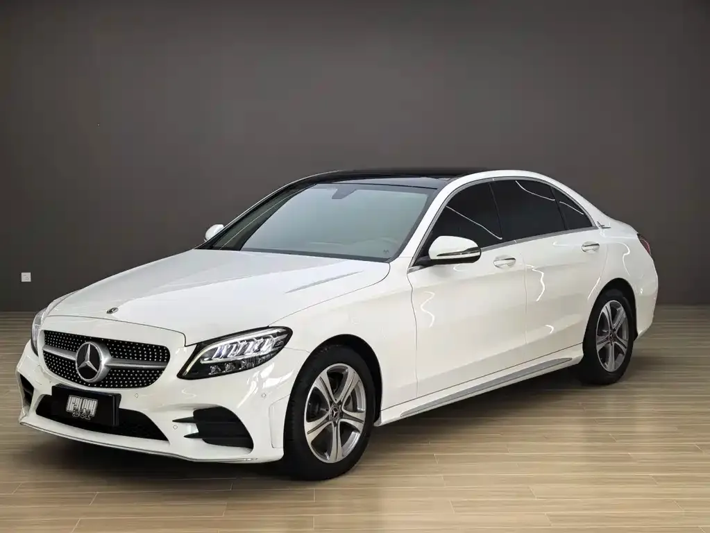 Mercedes-Benz C-Class — фото 1