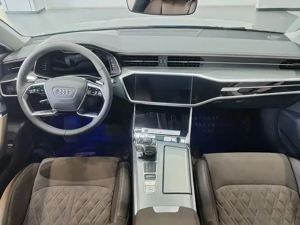 Audi A7L — фото 5