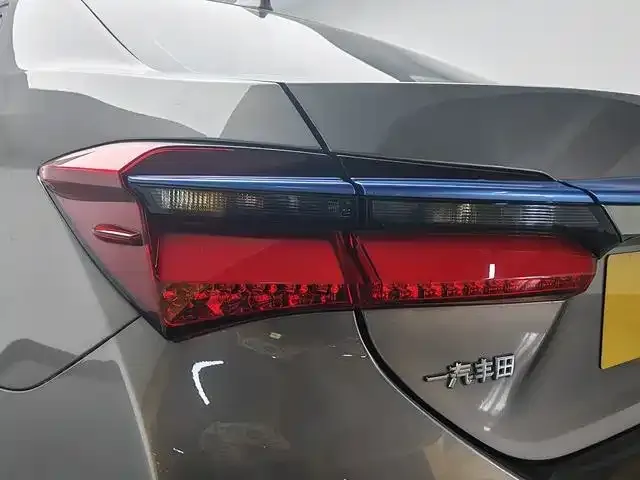 Toyota Corolla Hybrid — фото 3